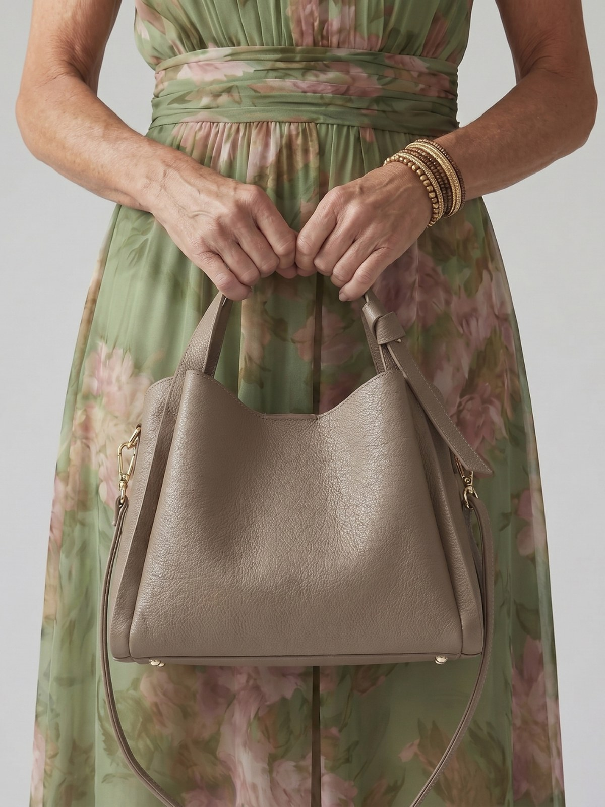 Corinne | Grained leather shoulder bag
