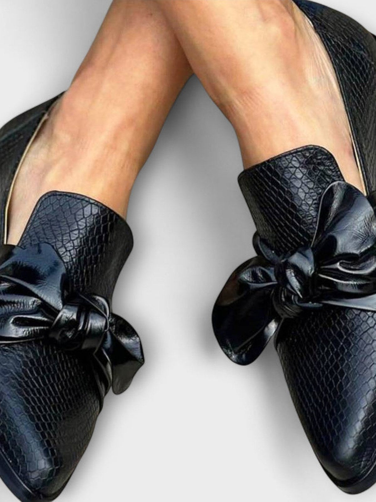 Claudia | Knot-detail loafers